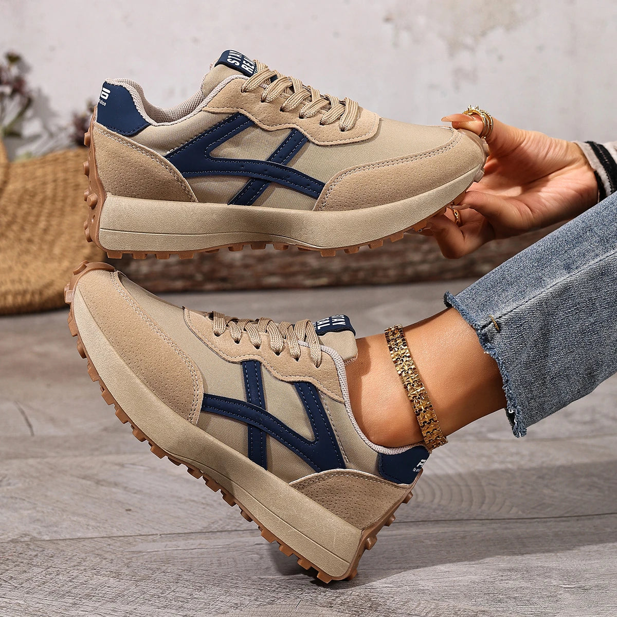 2025 New Women Sneakers Leisure Running Leather Shoes Fashion Designer Sneakers Women Luxury Platform Sports Shoes for Women