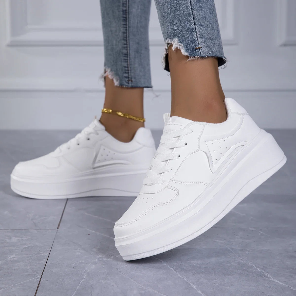 Women's Casual Sports Shoes Thick Bottom Low Tops Lace Up Vulcanised Shoes Lightweight Rubber Soled Winter Season Adult Footwear