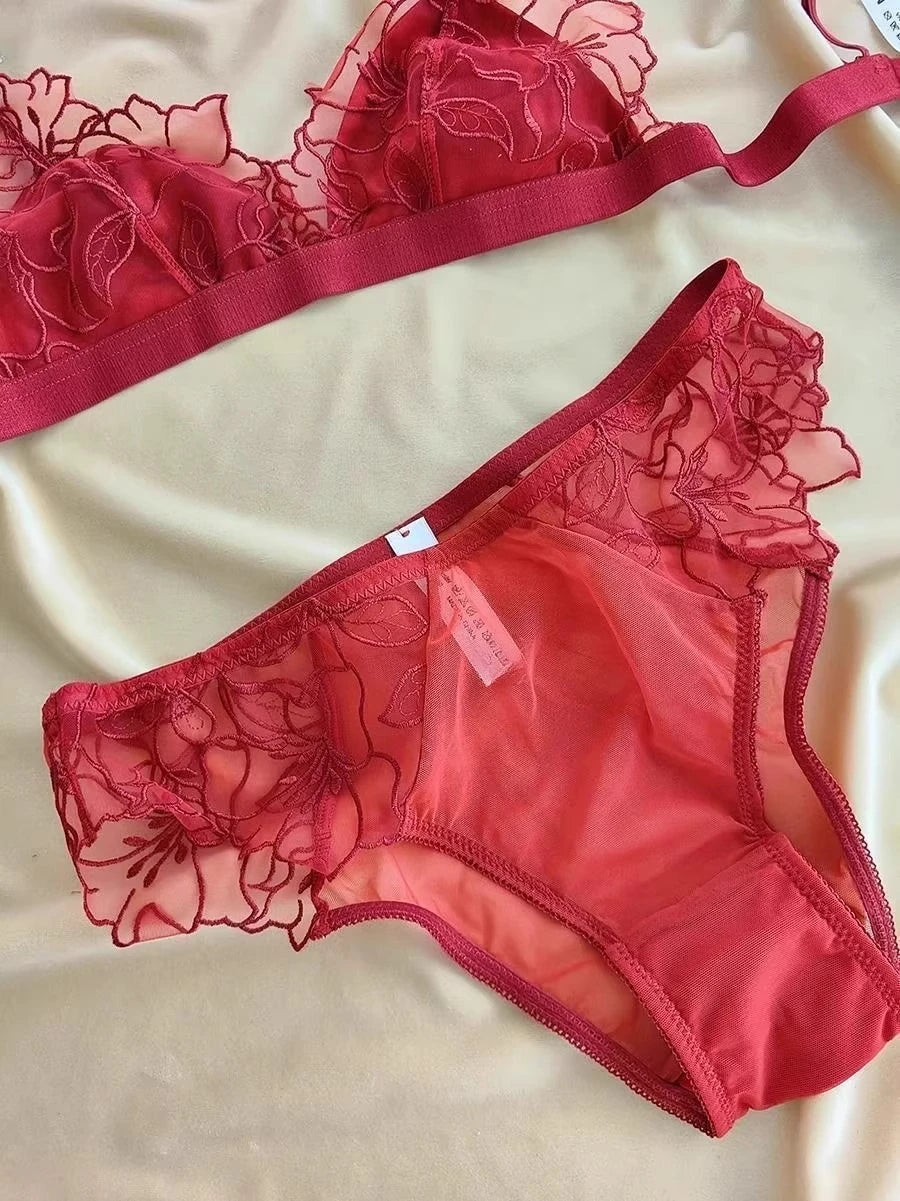Sexy French Lace Bralette & Underwear Set, Lightweight Wireless Triangle Cup Bra for Women, Pure Elegant Small Boobs S-XL MOYISU