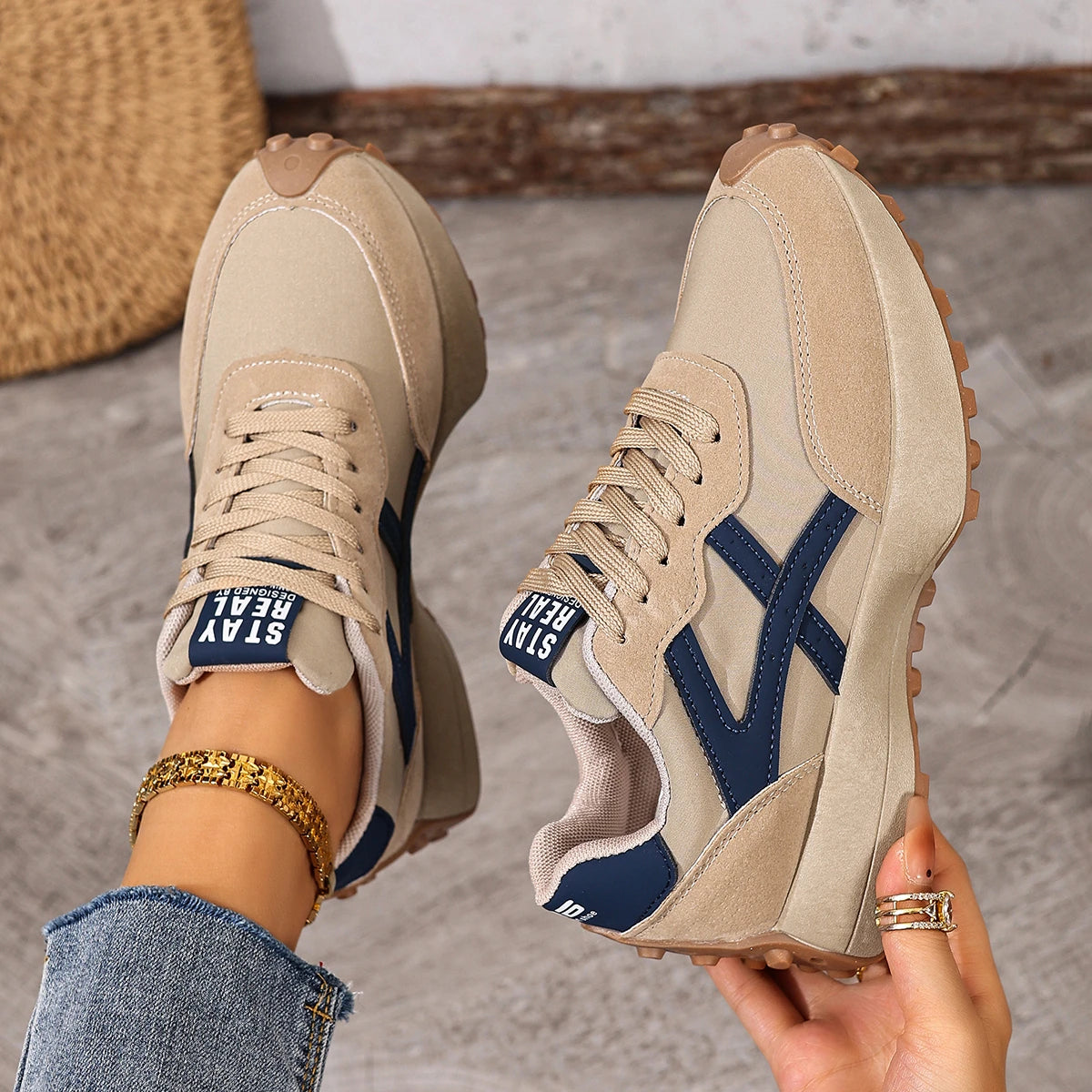 2025 New Women Sneakers Leisure Running Leather Shoes Fashion Designer Sneakers Women Luxury Platform Sports Shoes for Women