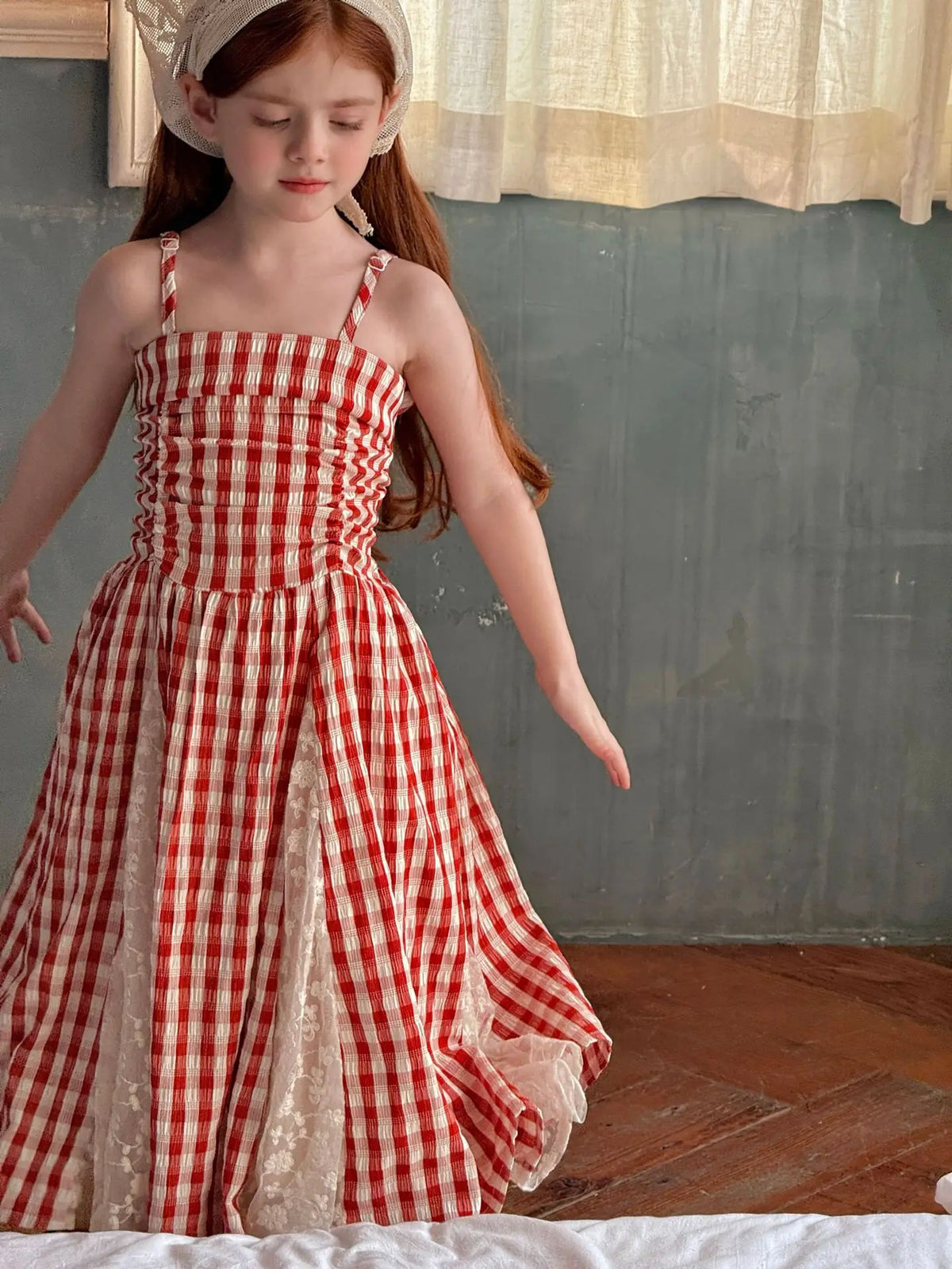 2025 Summer New Strap Dress Fairy Skirt Red Checkered Splicing French Lace Fashion