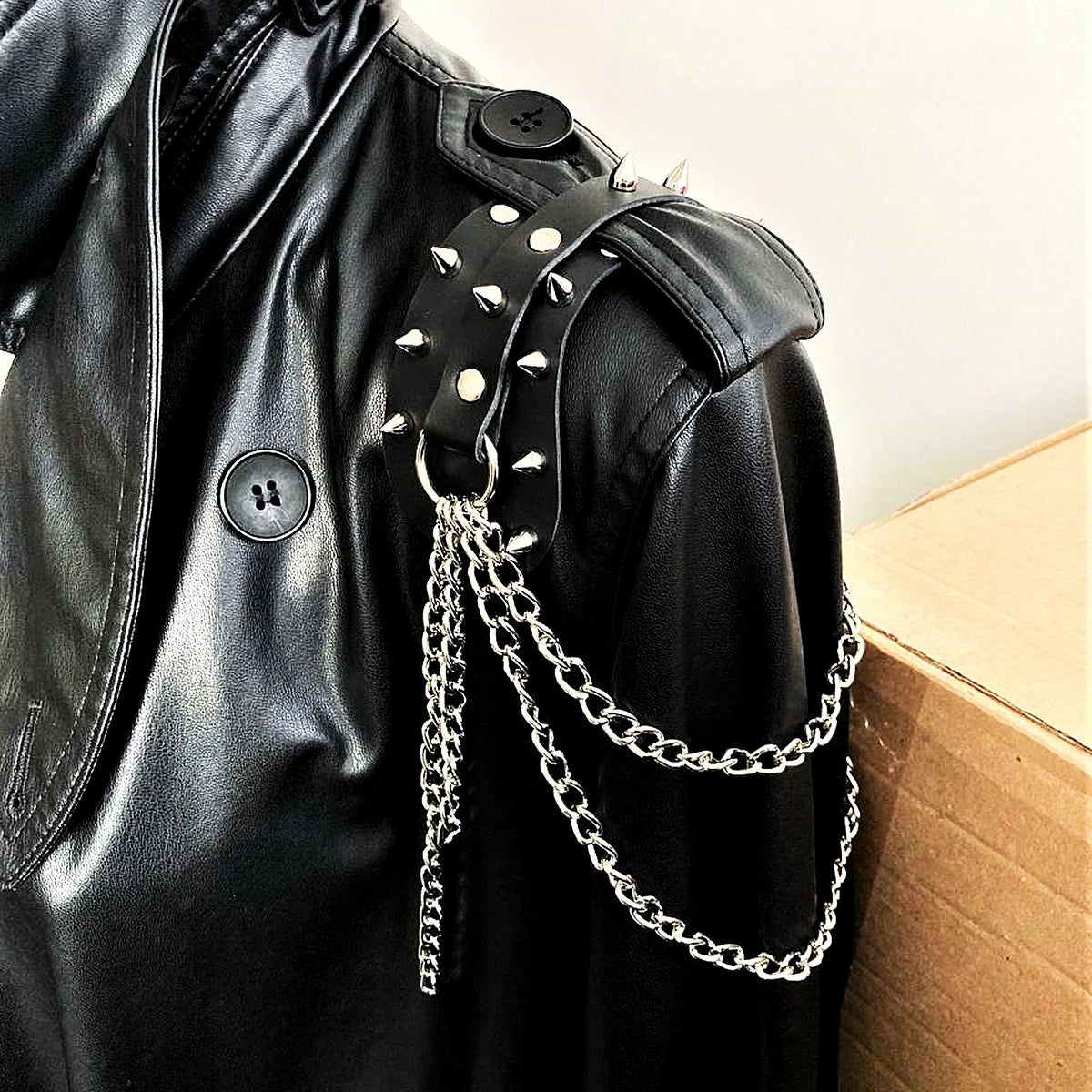 1 pc Shoulder armor epaulettes Unisex leather pauldron spiked epaulettes jewelry