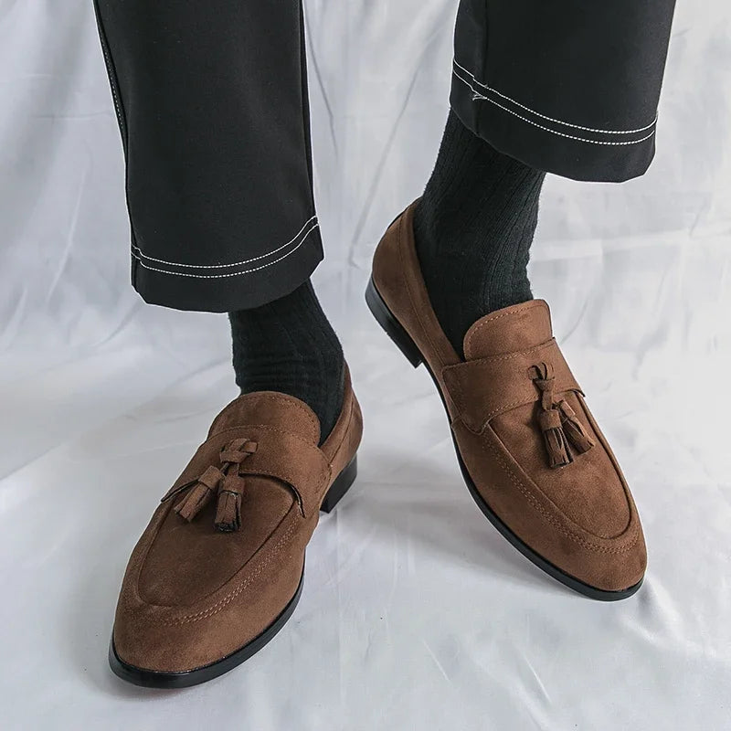 Mens Tassels Loafers Comfortable Suede Shoes Men Leather Low-heel Wedding Moccasins British Style Non-Slip Retro Driving Shoes