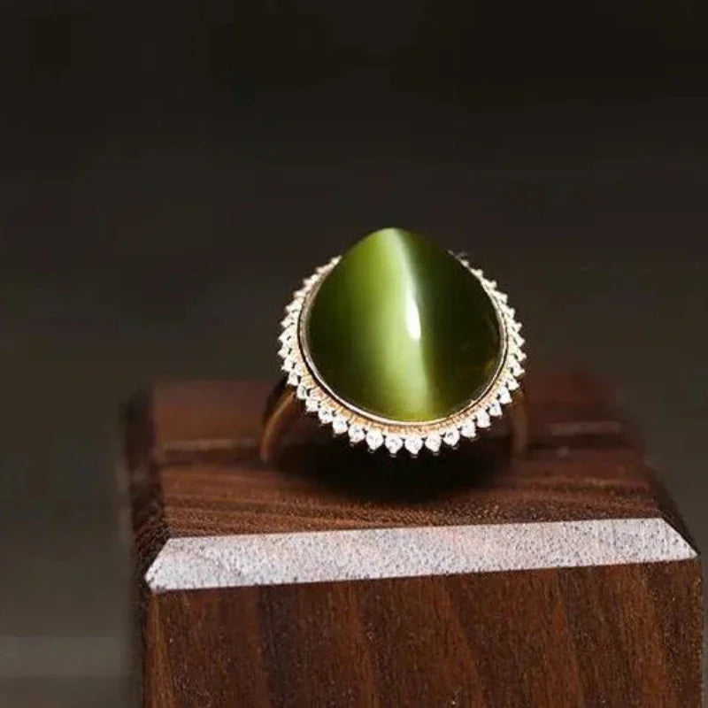 New Silver Inlaid Crystal Emerald olive-shaped Engagement Ring Vintage Luxury Party Attending Cocktail Party Women's Jewelry