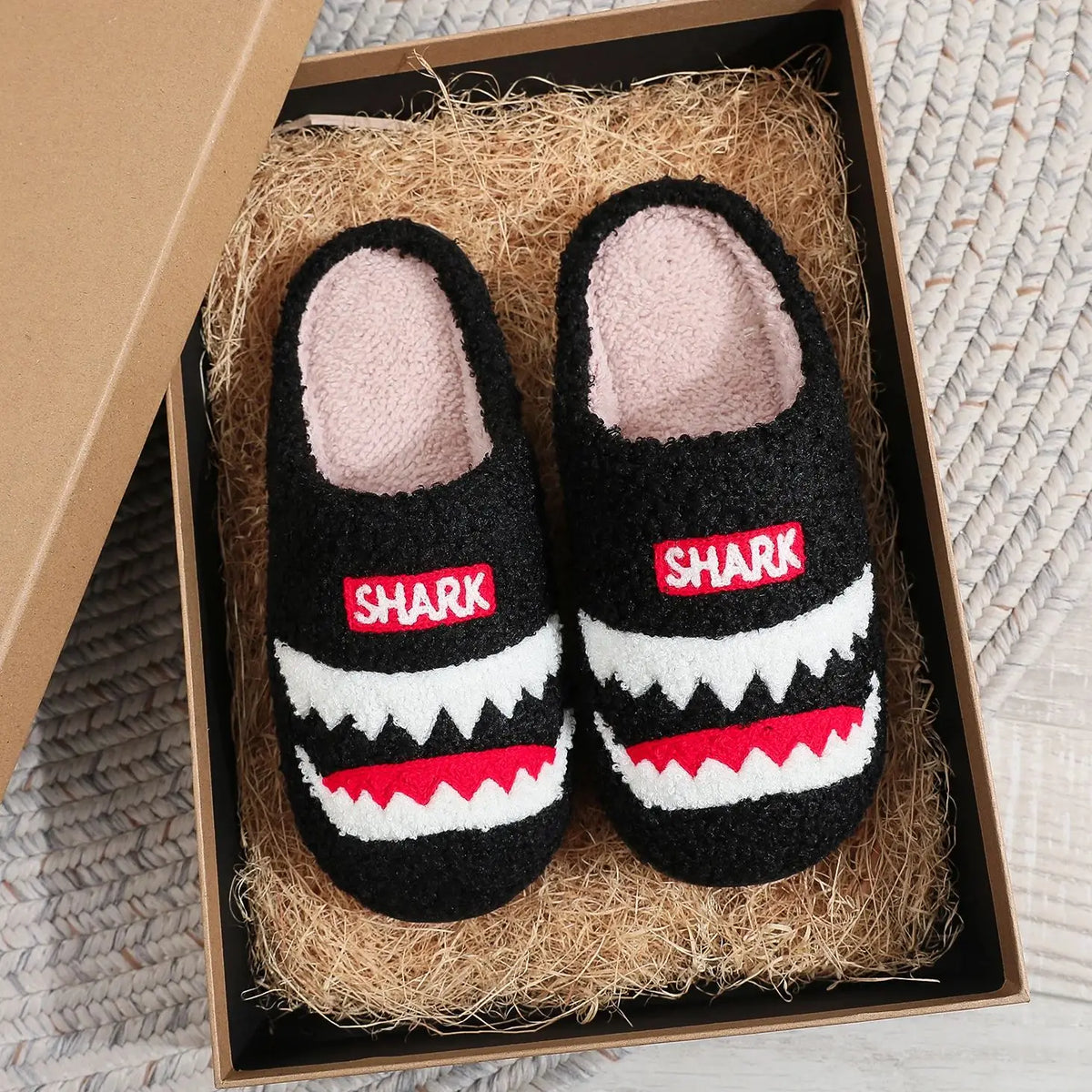 Shark Pattern Embroidery stuffed Home Platform Cozy Fur Slippers Black Warm Non-slip Indoor Slippers Couple Men Women Wearable casual Slippers