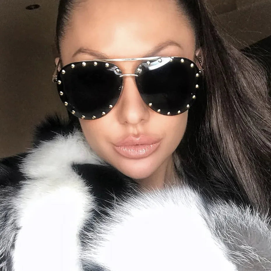 DOHOHDO New Ladies Metal Rivet Pilot Sunglasses Women Luxury Personality Glasses Cool Eyewear Shades Lady Oculos De Sol UV400