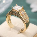 Fashion Classic Design Golden Plated Finger Ring Women's Luxury Sparkling Synthetic Zirconia Engagement Ceremony Jewelry Crafts