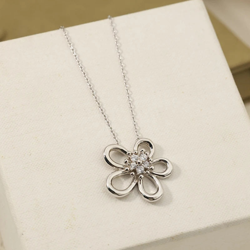 Statement Floral Pendant Necklace for Women, Elegant Large Flower Zircon Accent Choker for Party,Gift, Sparkling Fashion Jewelry