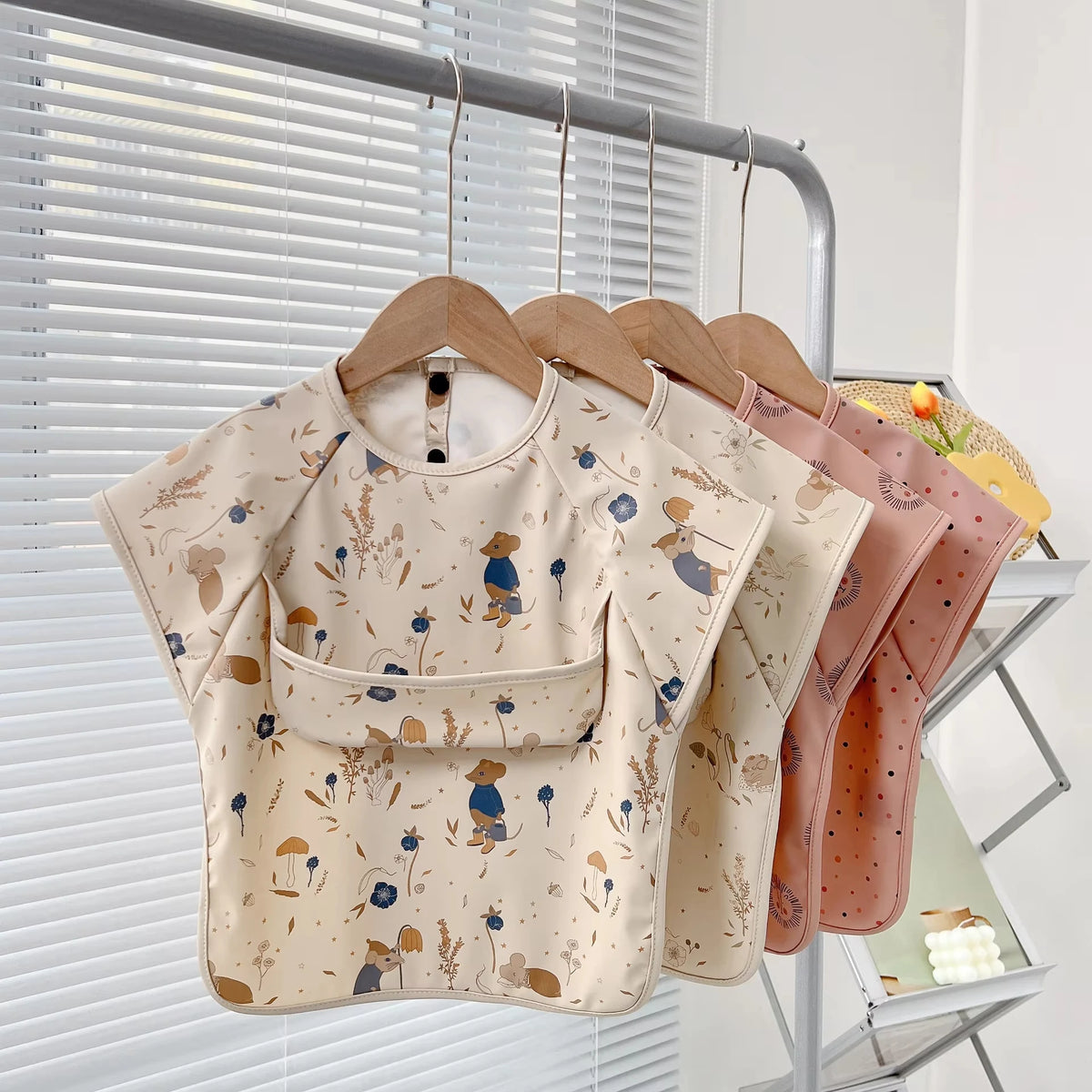 Newest Cute Baby Waterproof Bib Toddler Baberos Bavoir Short Sleeve Apron Cartoon Animals Children Feeding Smock Bib Baby Stuff