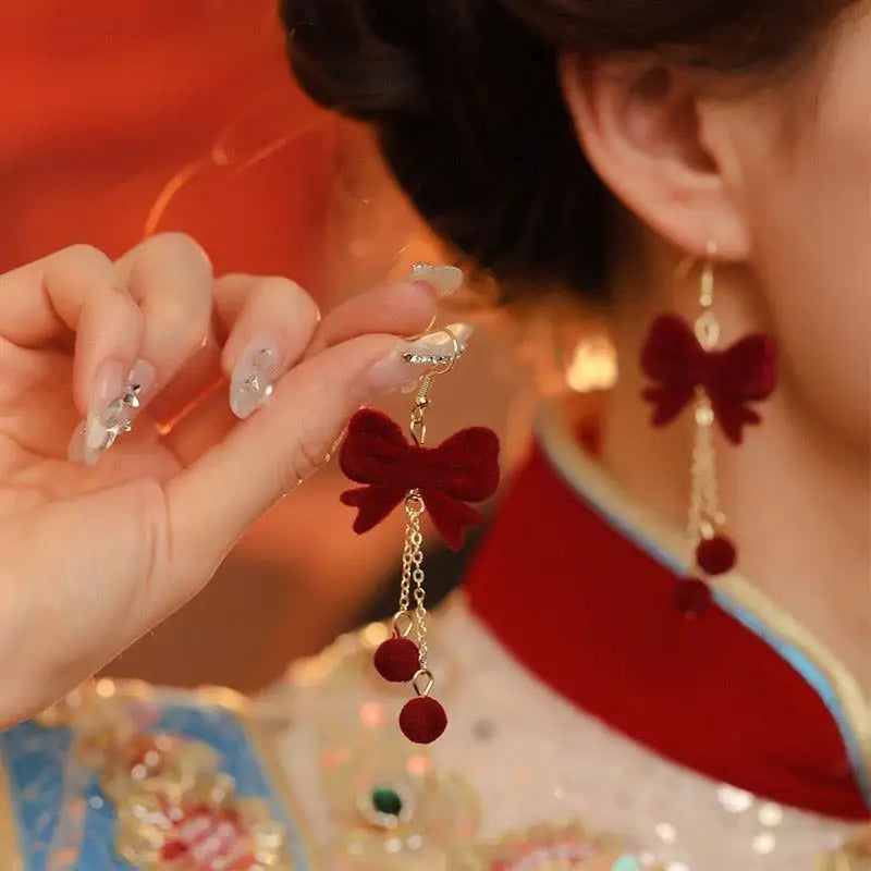 Vintage Wine Red Flocking Flower Drop Earrings For Women Jewelry 2026 Trending Long Bowknot Crystal Pearl Bridal Dress Earrings