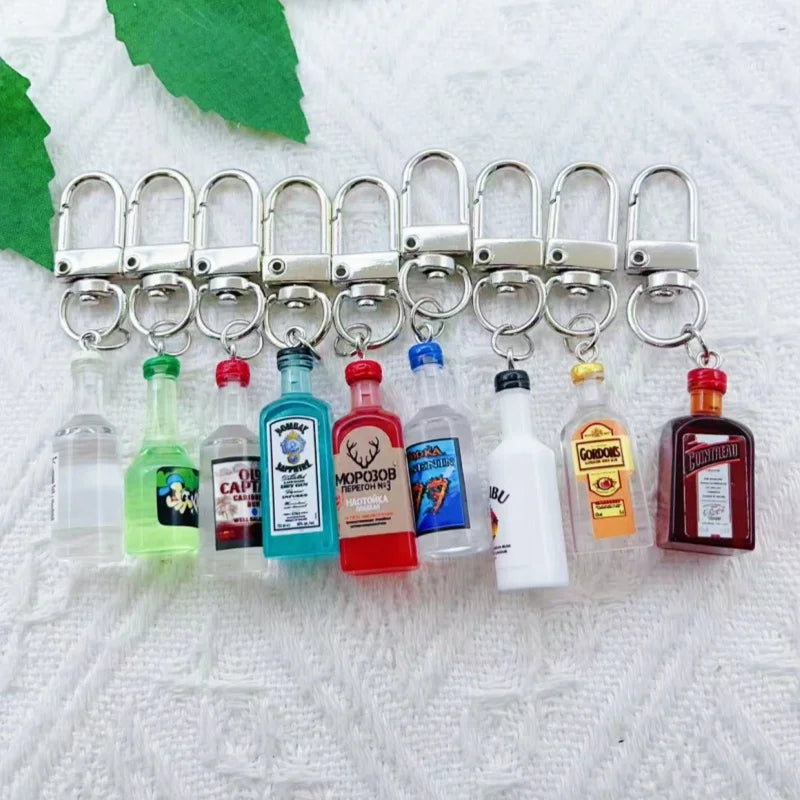 9pcs resin beer bottle shaped keychains - Colorful mini bottle shape with metal buckle, women's party gift novelty and creativit