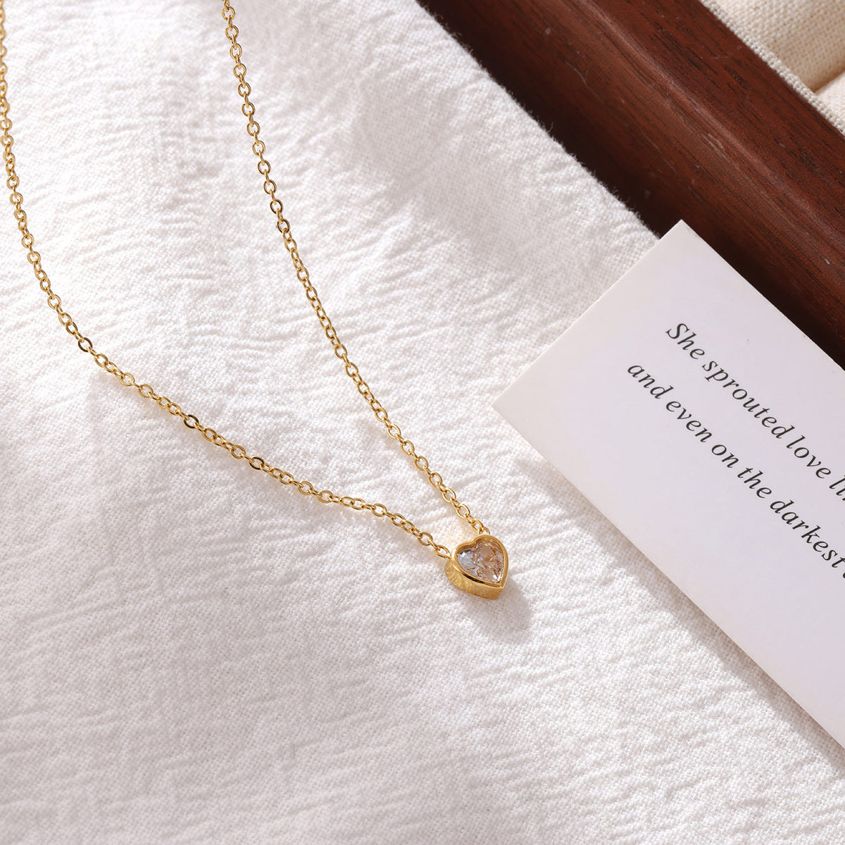 New Compact And Sweet Heart-shaped Zircon Titanium Steel Necklace For Women